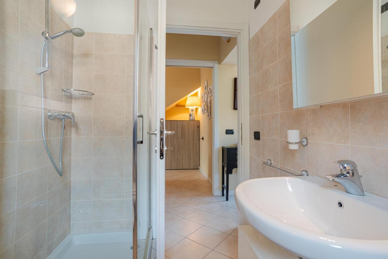 Lake Como Apartment With Balcony And Private Parking Ossuccio Buitenkant foto